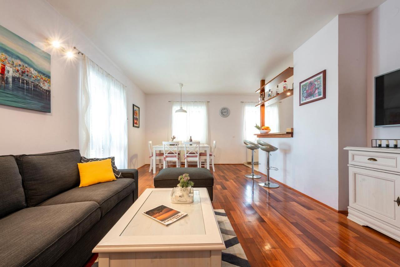 Apartment Miljas 察夫塔特 外观 照片